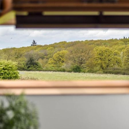 The Lookout At Cloatley Meadow Hankerton Exterior foto