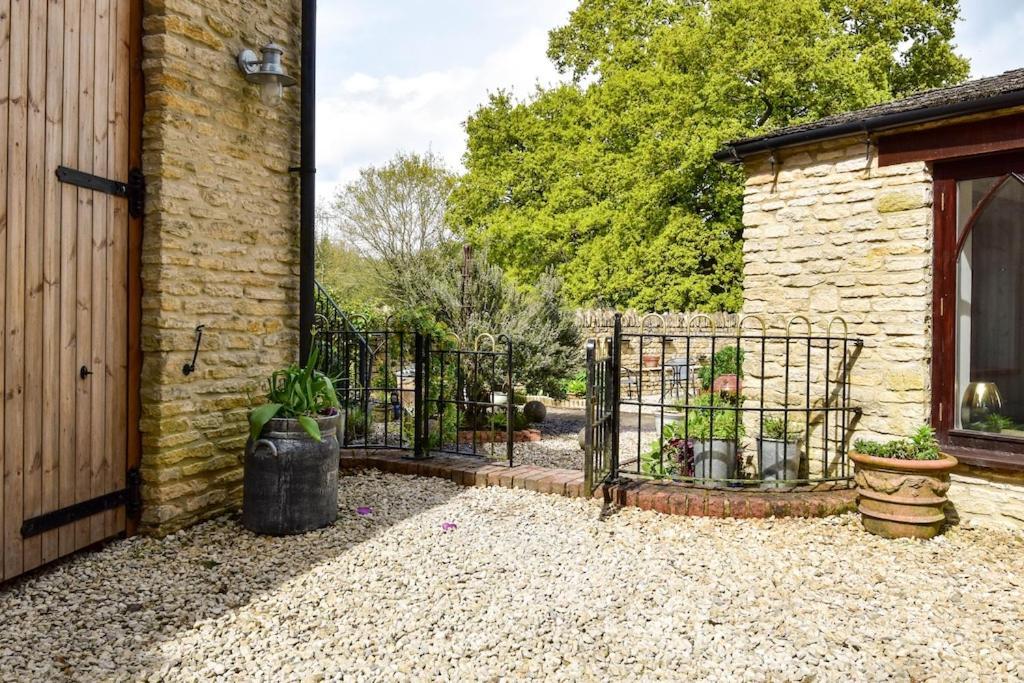 The Lookout At Cloatley Meadow Hankerton Exterior foto