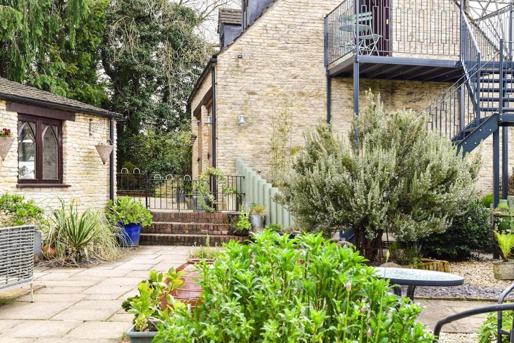 The Lookout At Cloatley Meadow Hankerton Exterior foto