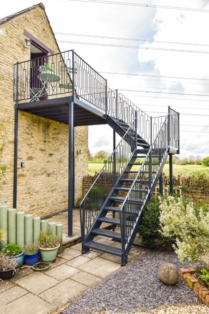 The Lookout At Cloatley Meadow Hankerton Exterior foto