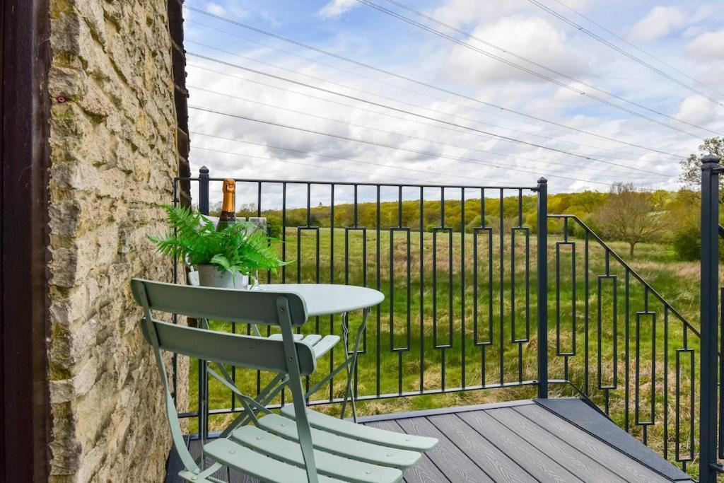 The Lookout At Cloatley Meadow Hankerton Exterior foto