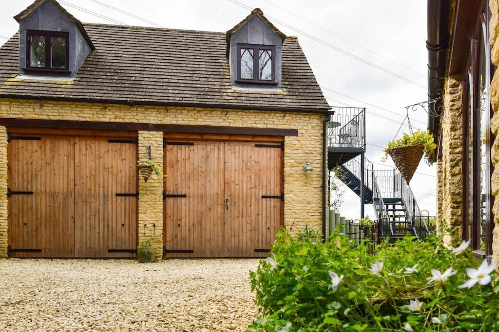The Lookout At Cloatley Meadow Hankerton Exterior foto