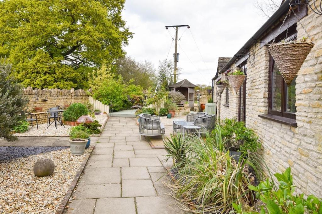 The Lookout At Cloatley Meadow Hankerton Exterior foto